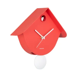 Scharlachrote Retro-Wanduhr mit Kuckucksgehäuse, Zeigern und weißem Pendel