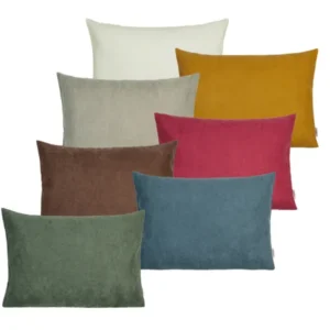 Kissenhüllen ca. 25x35 cm in Chenille-Haptik in den Uni-Farben grün, braun, taupe, elfenbein-weiss, blau-grau, rot und curry-gelb. Aus der beties "FarbTon" Serie.